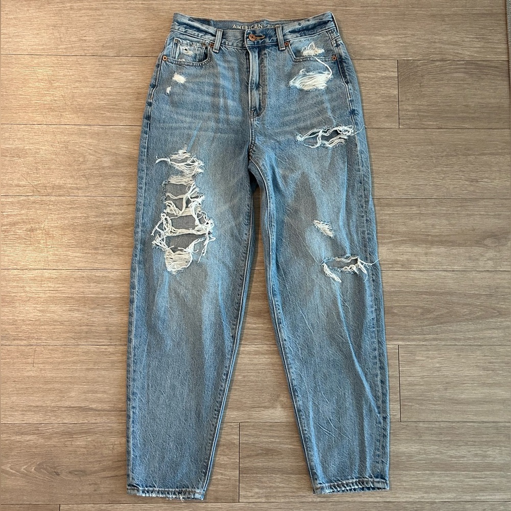 American Eagle Woman’s Mom Jeans